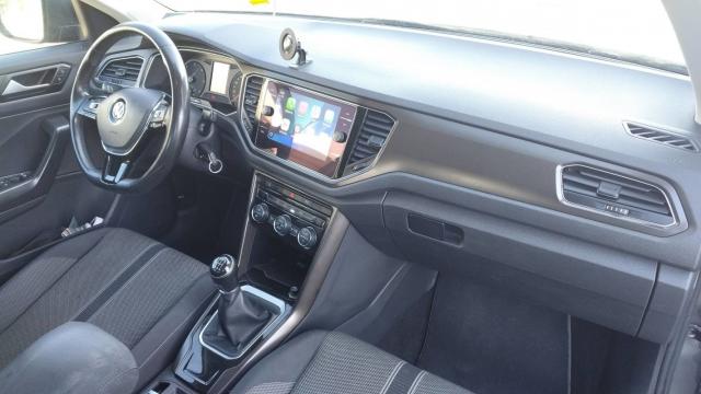 Volkswagen T-Roc image 2