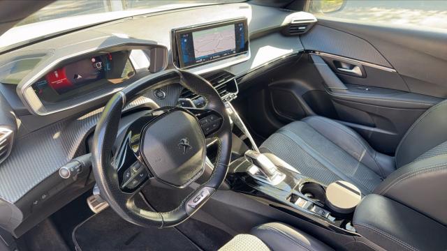 Peugeot 208 image 2
