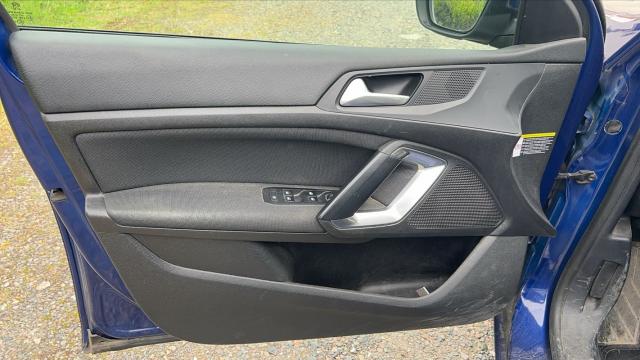 Peugeot 308 image 2