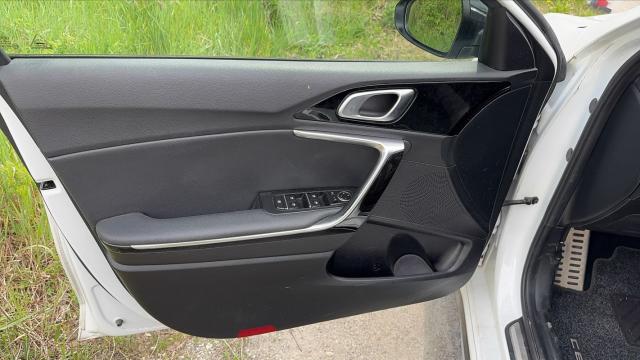 Kia Ceed image 8