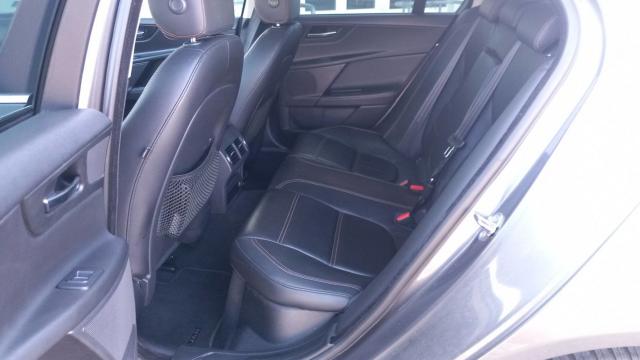 Jaguar Xe image 5