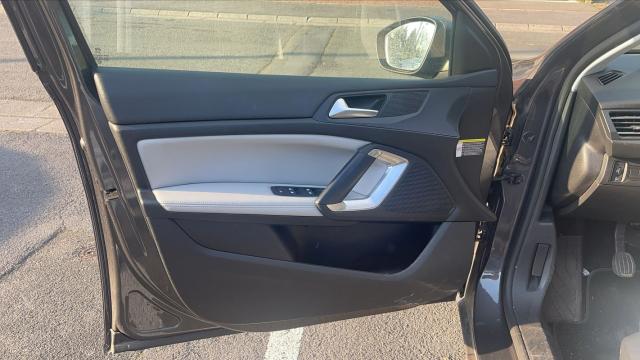 Peugeot 308 image 7
