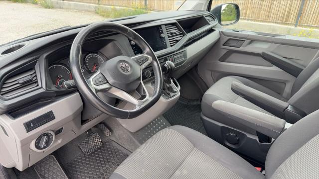 Volkswagen Transporter image 8