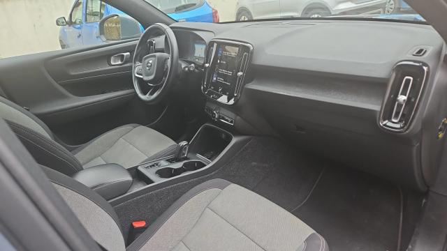 Volvo Xc40 image 2