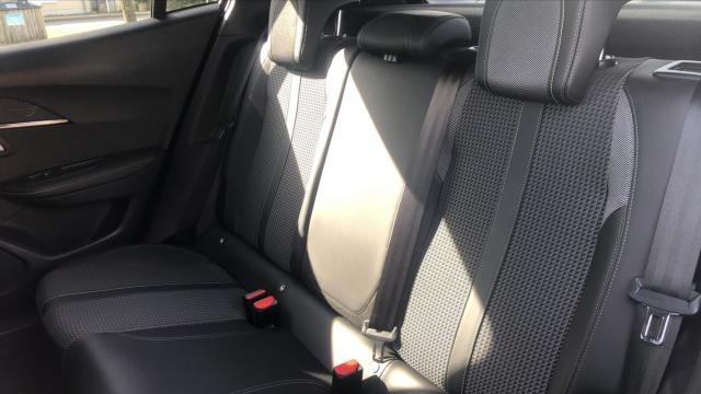 Peugeot 2008 image 2