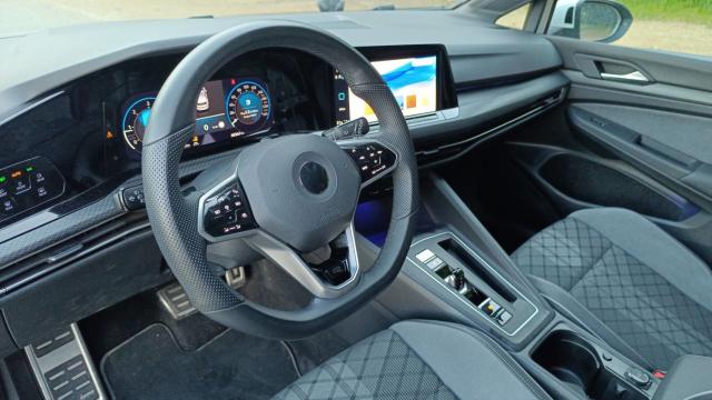 Volkswagen Golf image 8