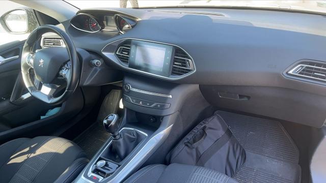 Peugeot 308 image 8