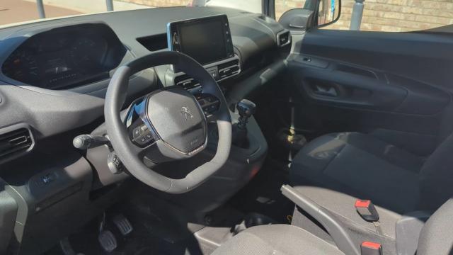 Peugeot Rifter image 3