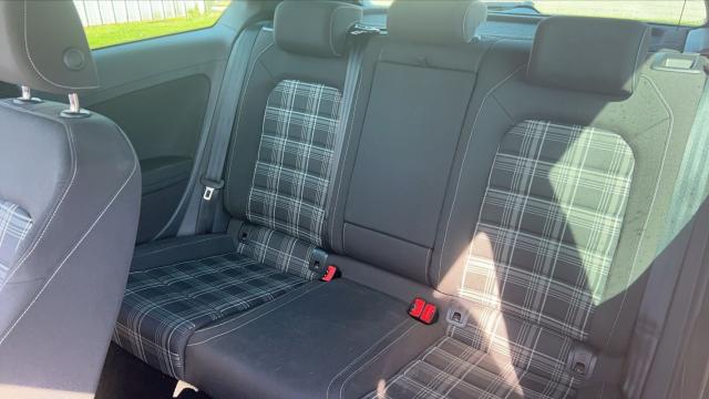 Volkswagen Golf image 4