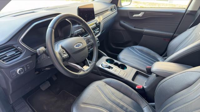 Ford Kuga image 4