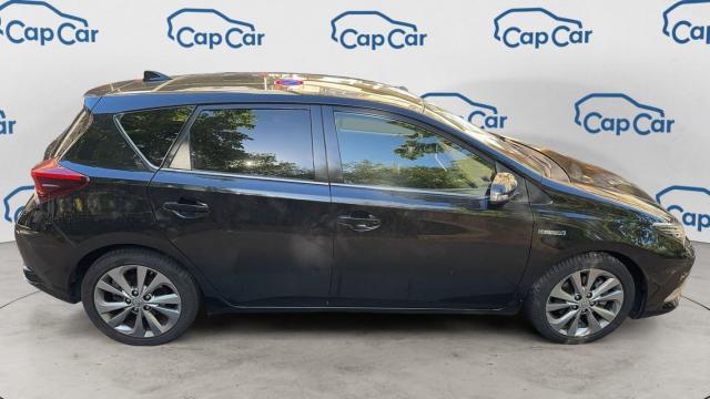 Toyota Auris image 2