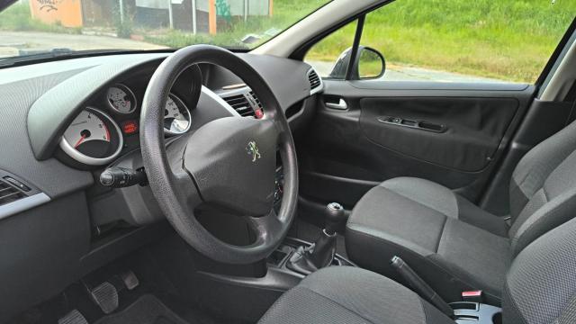 Peugeot 207 Sw image 6