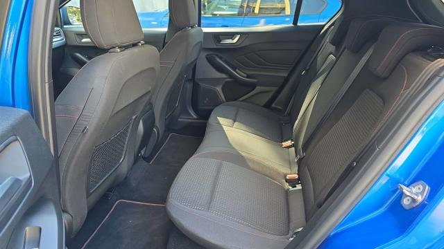 Ford Focus image 8
