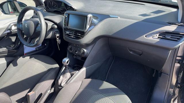 Peugeot 208 image 6