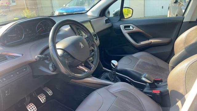 Peugeot 2008 image 3