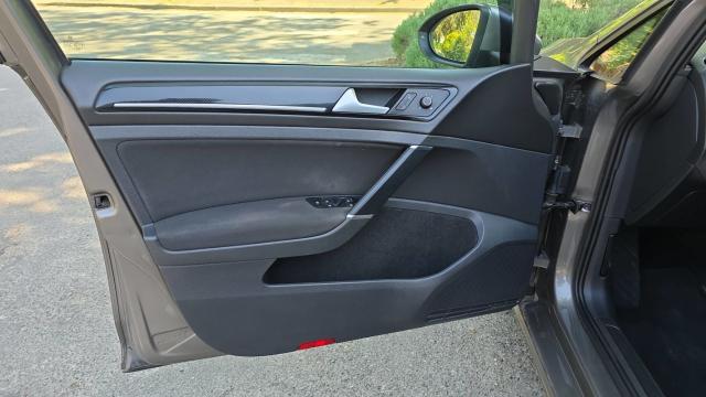 Volkswagen Golf image 8