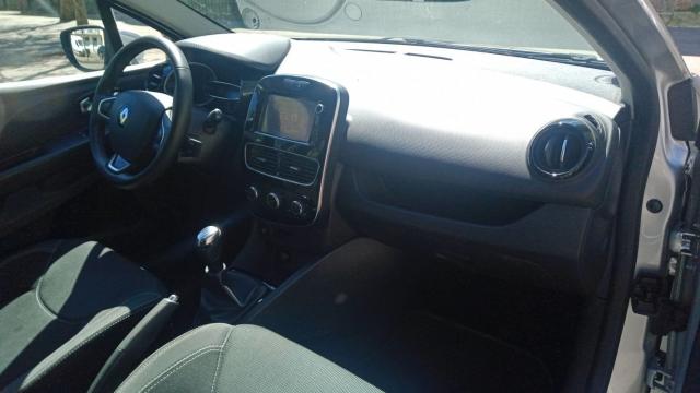 Renault Clio image 9
