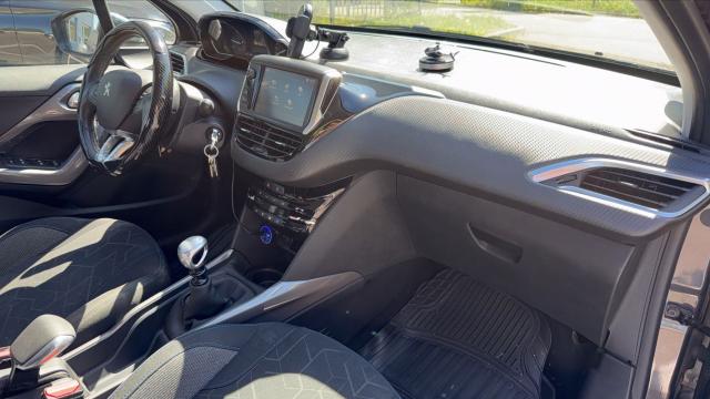 Peugeot 2008 image 3