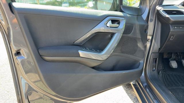 Peugeot 2008 image 1