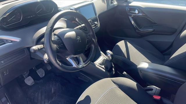 Peugeot 208 image 6