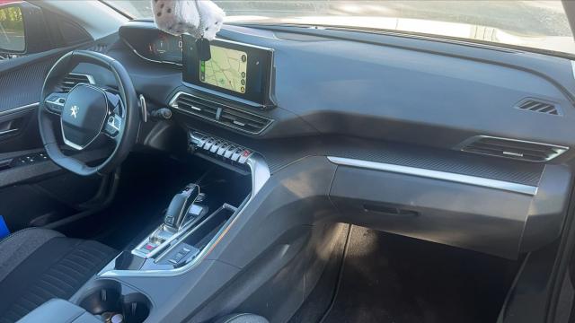 Peugeot 5008 image 1