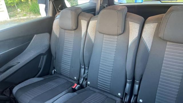Peugeot 5008 image 6