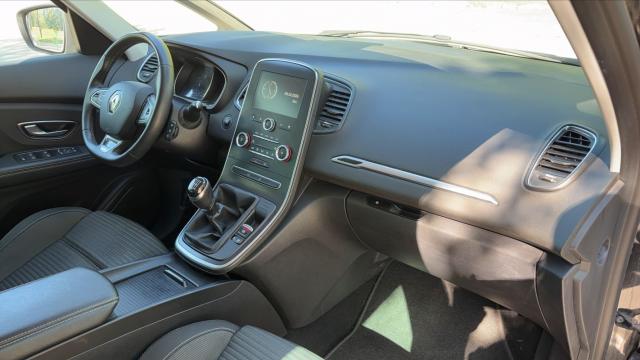 Renault Grand Scénic image 2