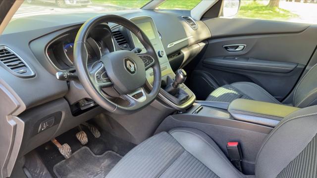 Renault Grand Scénic image 1