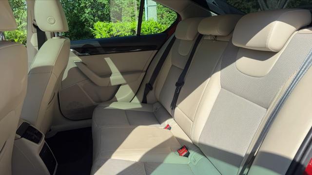 Skoda Octavia image 8