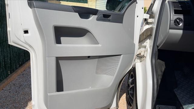 Volkswagen Transporter image 8
