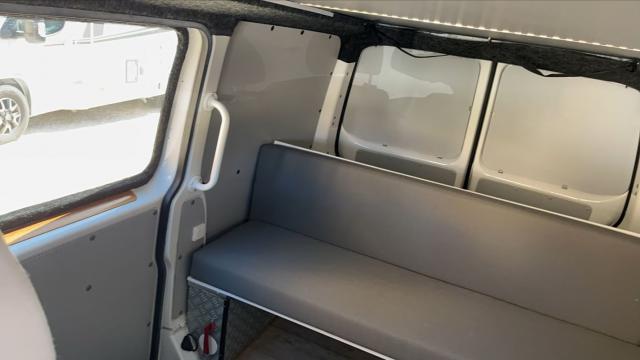 Volkswagen Transporter image 2