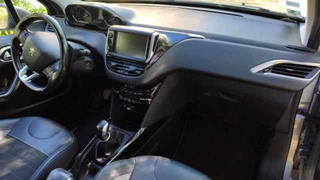 Peugeot 2008 image 8