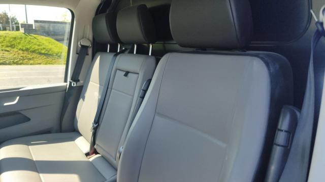 Volkswagen Transporter image 9
