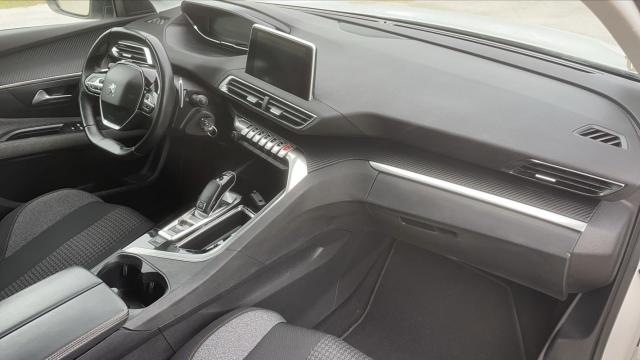 Peugeot 3008 image 9