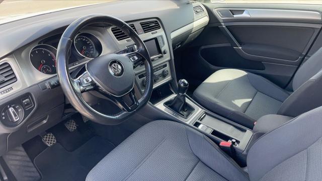 Volkswagen Golf image 8