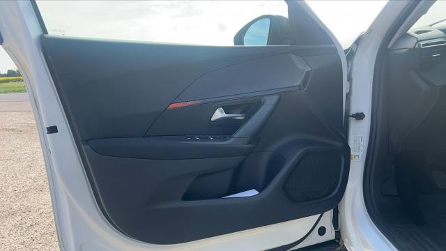 Peugeot 2008 image 6