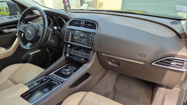 Jaguar F-Pace image 9