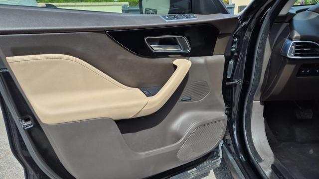 Jaguar F-Pace image 1