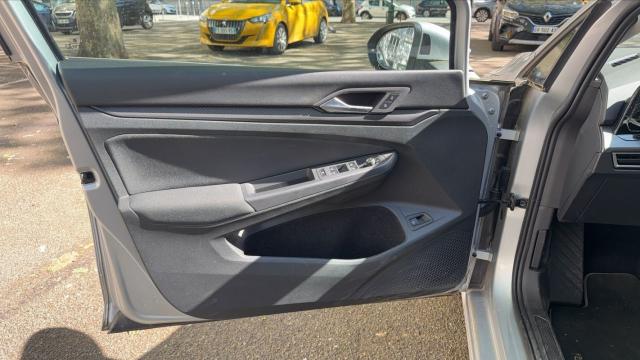 Volkswagen Golf image 8