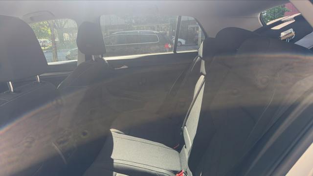 Volkswagen Golf image 6