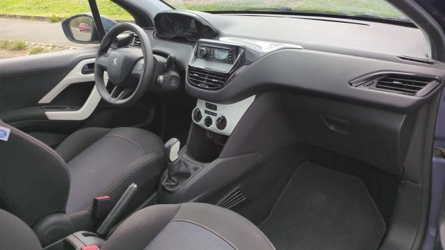 Peugeot 208 image 2