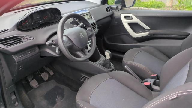 Peugeot 208 image 9