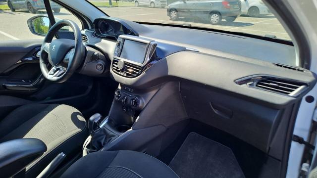 Peugeot 208 image 4