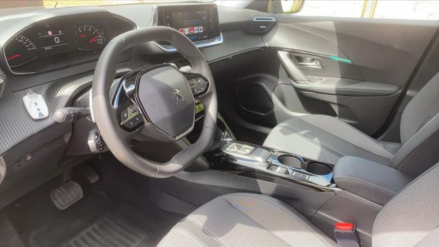 Peugeot 2008 image 9