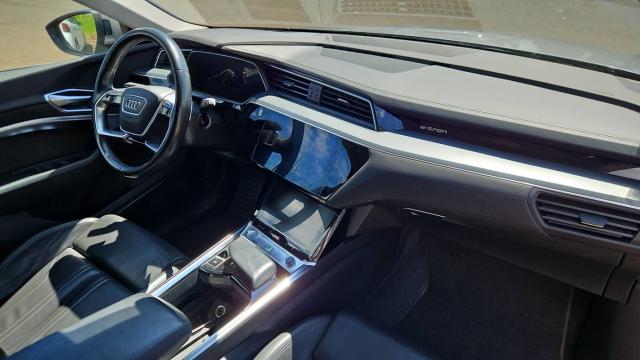 Audi E-Tron image 6