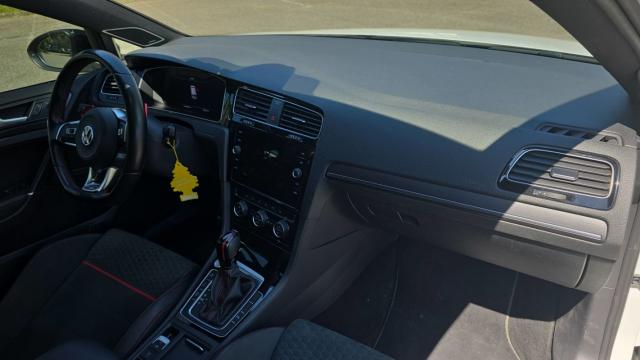 Volkswagen Golf image 6