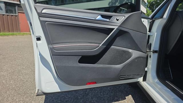 Volkswagen Golf image 5