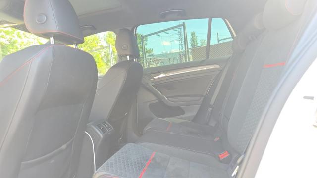 Volkswagen Golf image 4