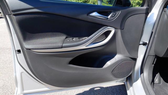 Opel Astra image 8