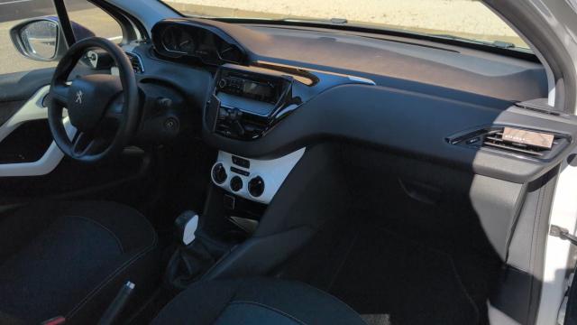 Peugeot 208 image 4